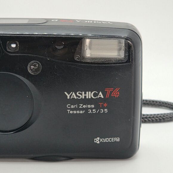 Yashica T4D 35mm Point & Shoot Camera Carl Zeiss Tessar 35mm f3.5 - Picture 2 of 9